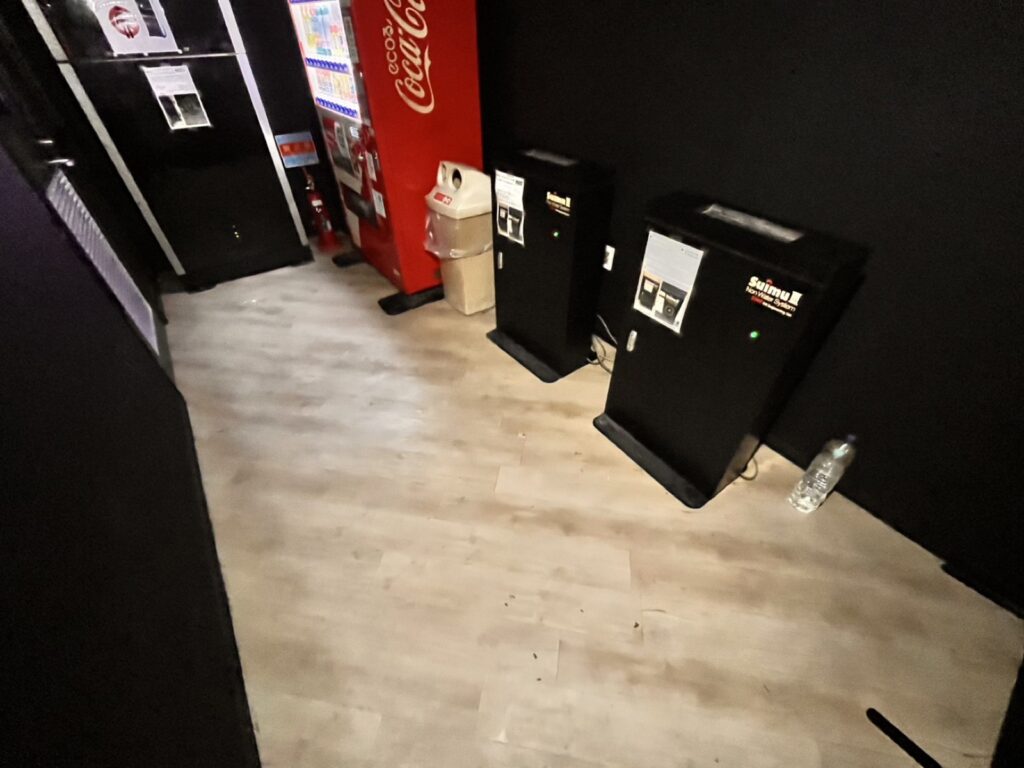清掃後の屋内喫煙所